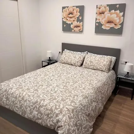 Loft Al-nasir Junto Al Casco Historico דירה *